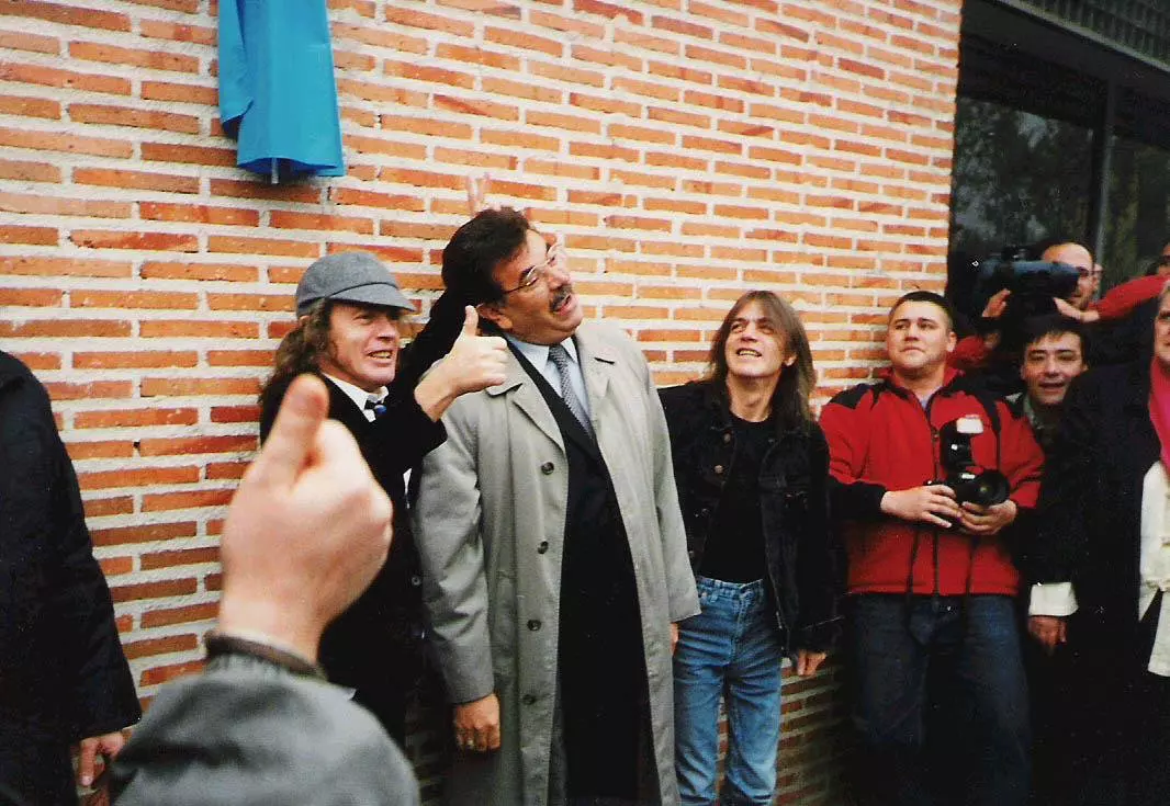AC/DC inauguran su propia calle en Leganés