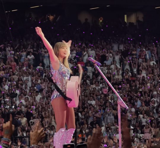 taylor swift en su concierto en el santiago bernabéu de madrid