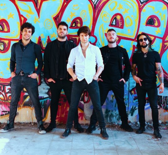 carameloraro canta contra la ansiedad en su nuevo videoclip, 'Inquebrantable'