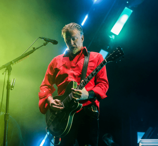 Josh Homme en el concierto de Queens of the Stone Age en Noches del Botánico de Madrid en 2024