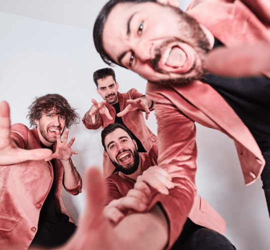 'Para toda la eternidad' es el primer single del nuevo trabajo de Marsella, un disco de nueve canciones con una temática dura y compleja como es la pérdida de un ser querido a manos del cáncer.