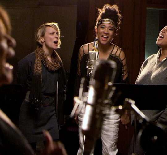 Vamos a hacer un repaso chulo a las coristas 'anónimas' más famosas de la historia