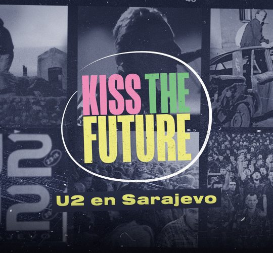 Este jueves 22 de agosto se estrena en Movistar Plus+ el documental 'Kiss the Future, U2 en Sarajevo'. A partir de esta fecha se queda, como es habitual, disponible para ver bajo demanda.