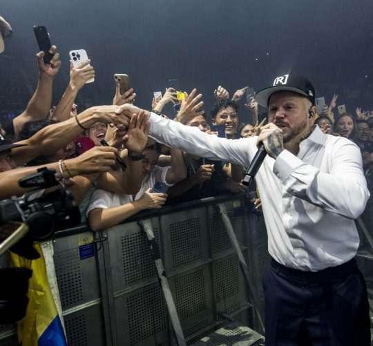 Terapia multitudinaria para Residente en el Wizink Center en la noche del domingo 15 de septiembre de 2024. Crónica escrita por Rafal Mozún.