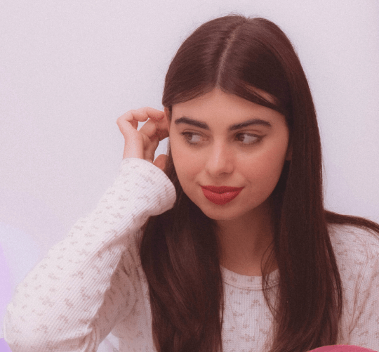 Paula Espinosa estrena en exclusiva en Mercadeo Pop el videoclip de '23', tema central de su reciente nuevo lanzamiento.