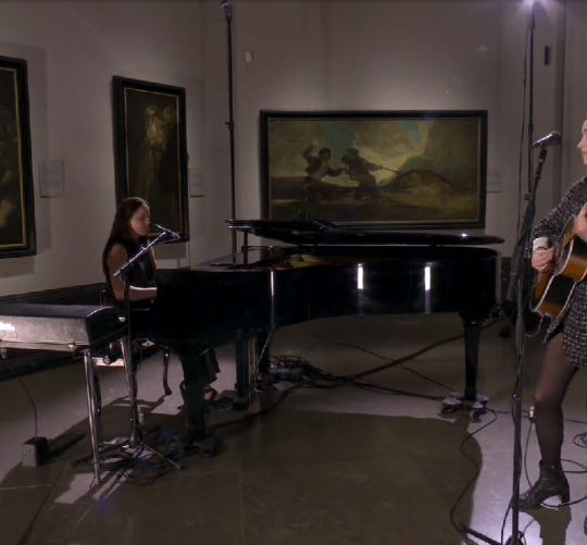 La sala de las Pinturas negras de Goya ha acogido este lunes una actuación única y exclusiva de St Vincent en el Museo del Prado