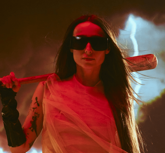 "Que se muera Madrid, que arda en el infierno", reza el estribillo de 'Yo solo quería escribir una canción de amor', nuevo single de Zahara.