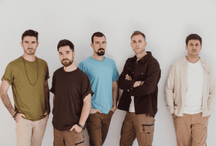 Noran presenta nuevo single, 'No es lo mismo', que nos llega además acompañado por un videoclip en el que vemos al grupo interpretándolo en un gimnasio.