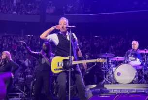 Bruce Springsteen & The E Street Band celebraron Halloween esta pasada noche del 31 de octubre versionando 'Ghostbusters' durante su concierto en Montreal.