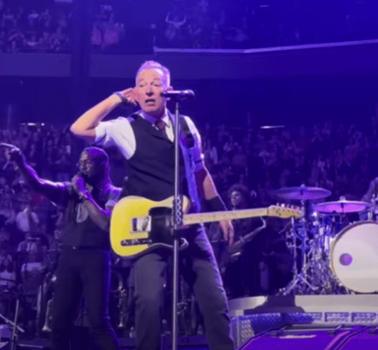 Bruce Springsteen & The E Street Band celebraron Halloween esta pasada noche del 31 de octubre versionando 'Ghostbusters' durante su concierto en Montreal.