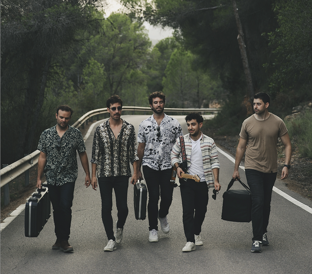 'Tierra y cicatrices' es el primer single de 'Ciencia y ficción', el nuevo EP que Valiente Bosque irá presentando durante los próximos meses.