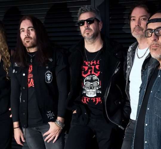 El primer adelanto del nuevo disco de Pölvora se llama 'Todo al rojo' y ya está disponible en todas las plataformas digitales