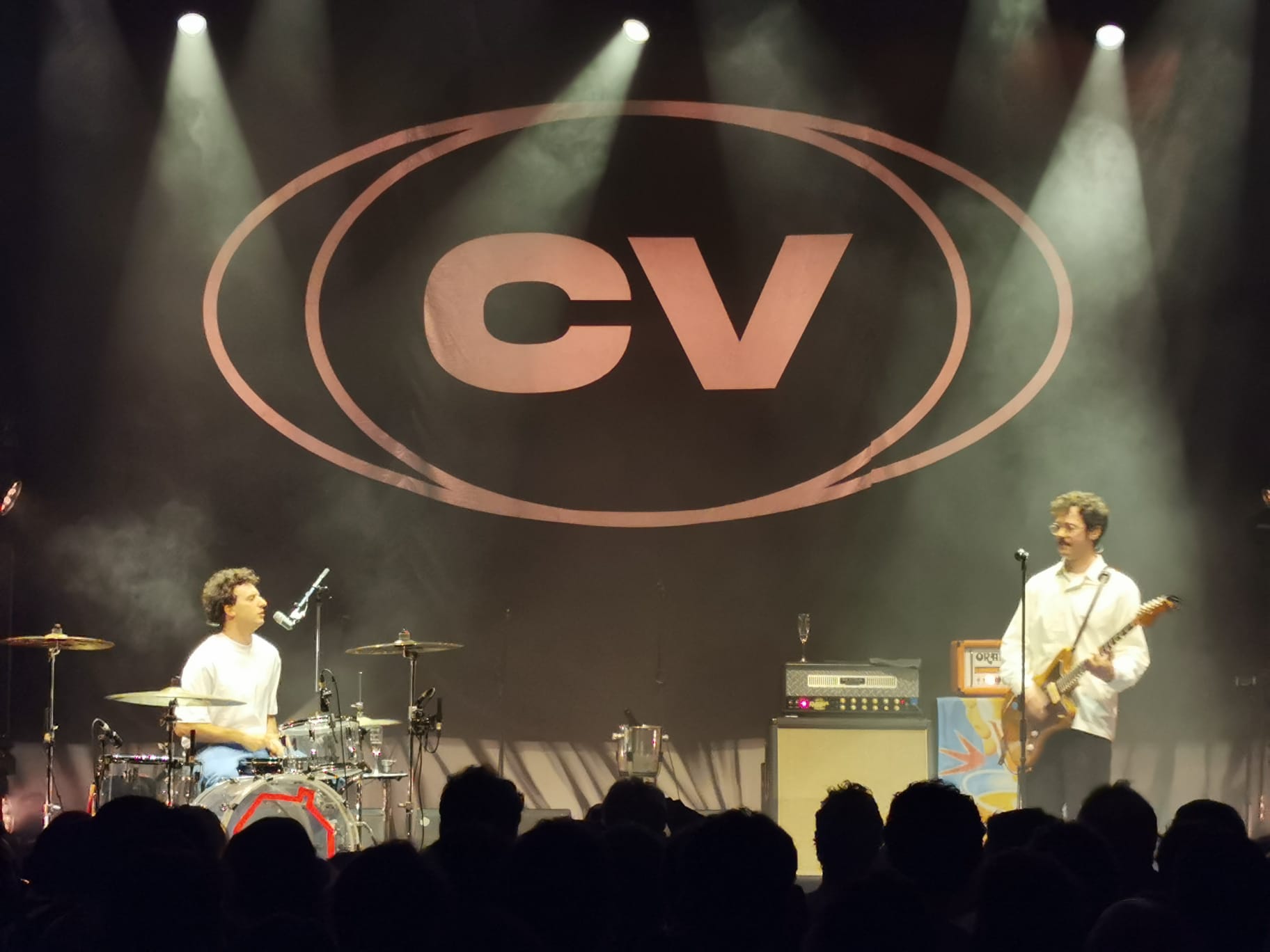 Crónica del concierto de Cala Vento en el Teatro Eslava de Madrid dentro de la gira por salas por su décimo aniversario brindando y brincando