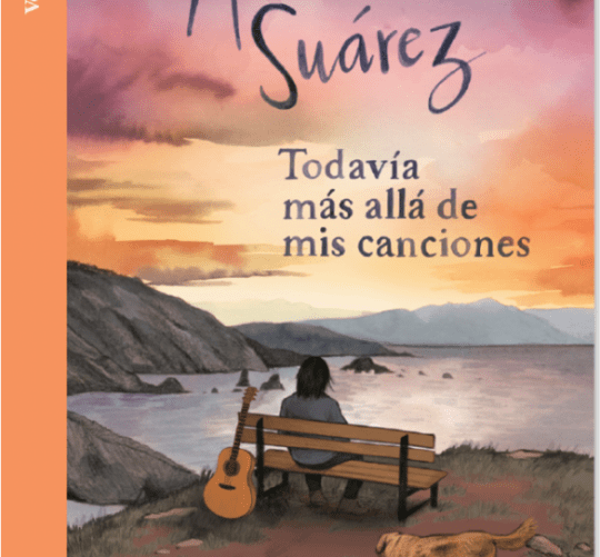 Andrés Suárez, uno de los cantautores más destacados de la escena española, presenta su nuevo libro, 'Todavía más allá de mis canciones'.