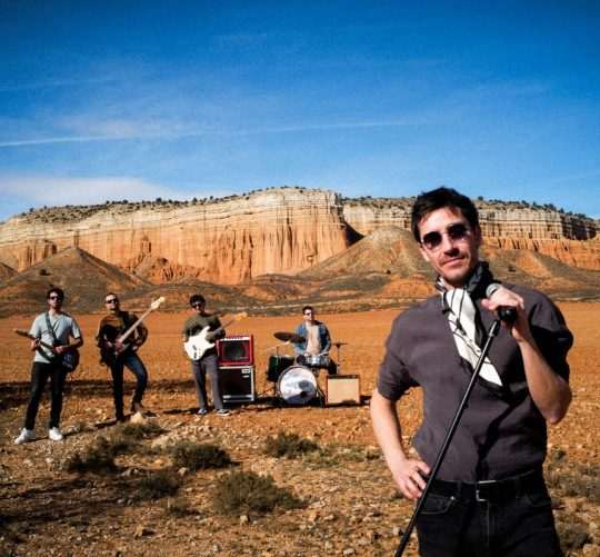 '¿A dónde vamos?' es el nuevo sencillo de Valiente Bosque y cuarta entrega de su EP, 'Ciencia y ficción', que llega ya con su propio videoclip