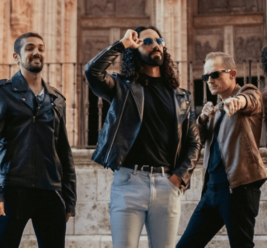 DenisDenis y Embusteros han fusionado sus talentos en 'No voy a parar'. Un nuevo single que ya está disponible en las plataformas digitales