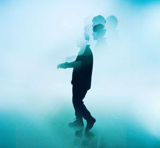 Denis Granan estrena nuevo single y videoclip: 'Surrender'. Se trata de una elegante inmersión en bonitos paisajes electrónicos emocionales