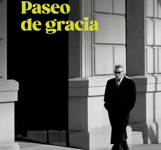 Este jueves 3 de abril sale a la venta 'Paseo de gracia' (Roca Editorial, 2025), el nuevo libro de Loquillo, mucho más que una autobiografía