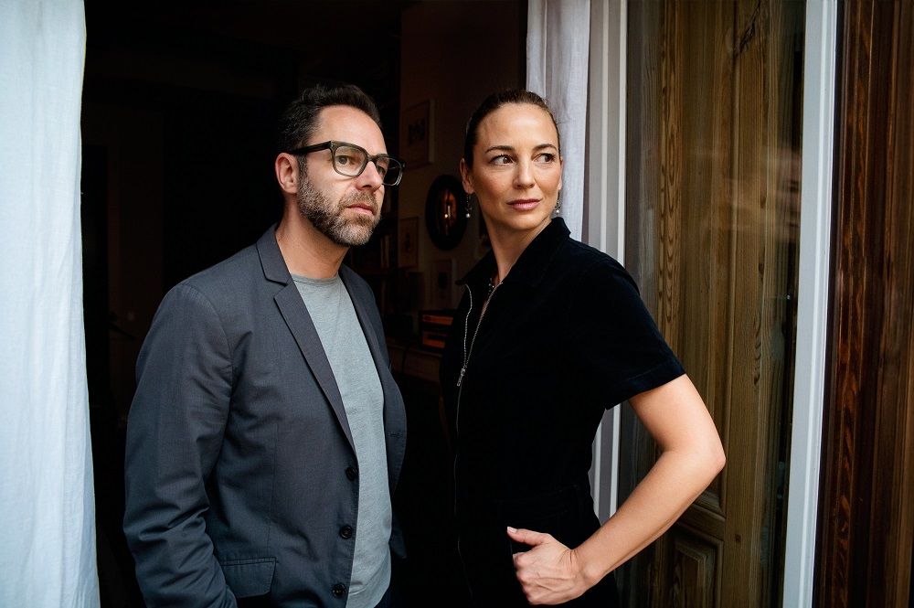 Leonor Watling y Leo Sidran presentan su nuevo proyecto conjunto, Leo & Leo, estrenando un primer single titulado 'Tonight someone is me'.