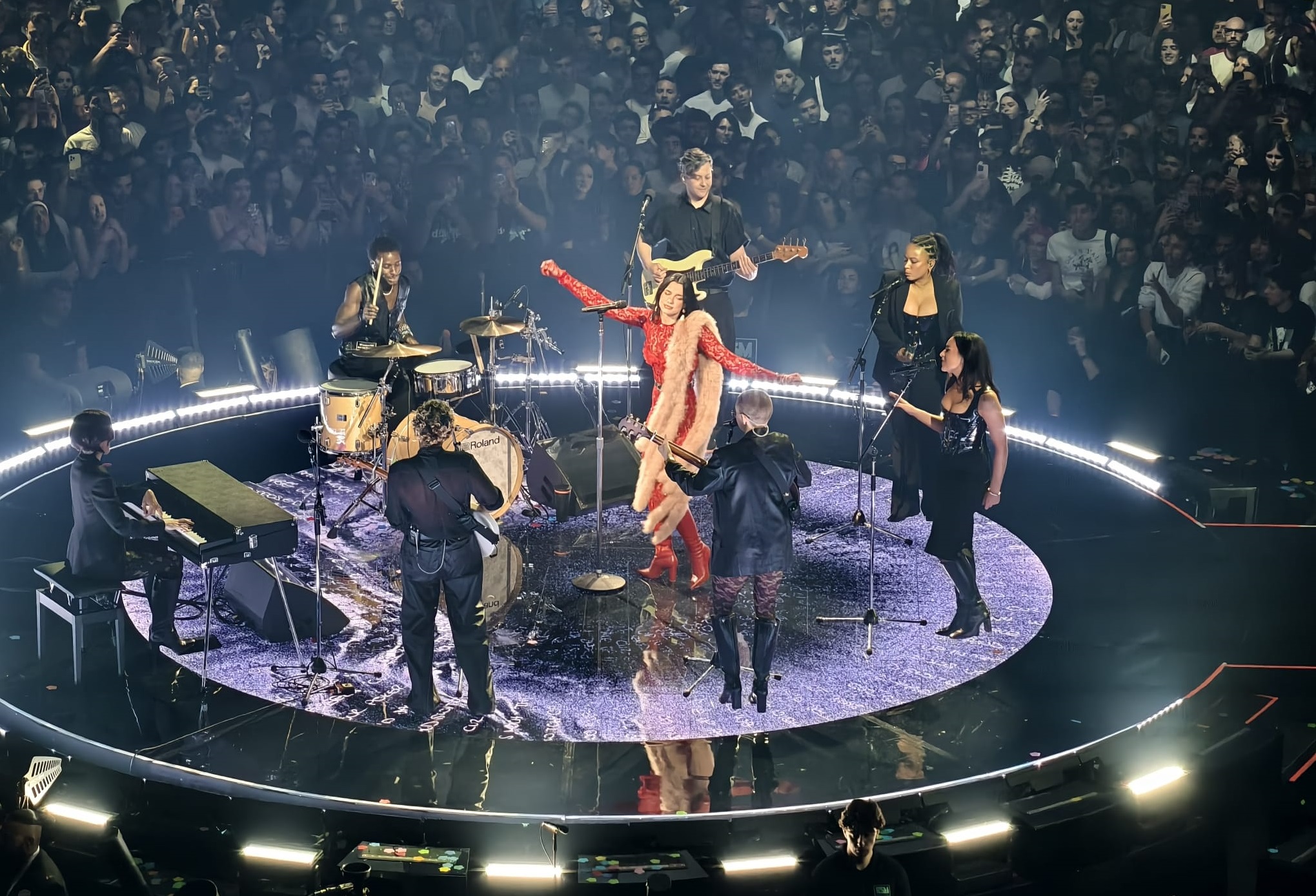 Crónica del concierto de Dua Lipa la noche del lunes 12 de mayo de 2025 en un Movistar Arena (Palacio de los Deportes) lleno hasta la bandera