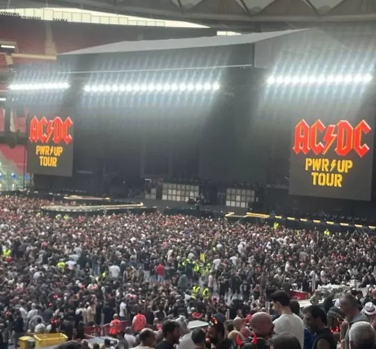 Vídeos de AC/DC en el Metropolitano de Madrid