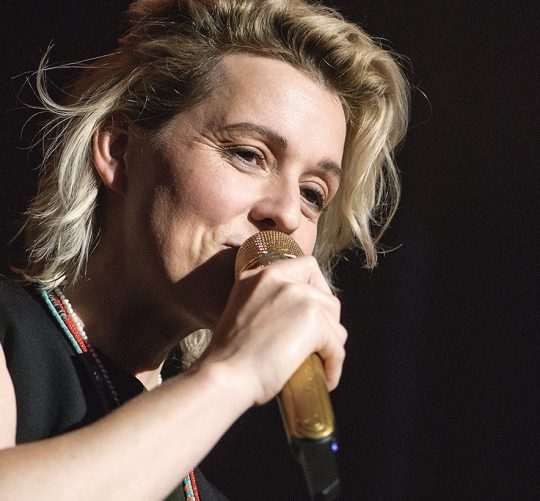 Brandi Carlile en el Botánico: el concierto de country-rock que muchos lamentarán haberse perdido