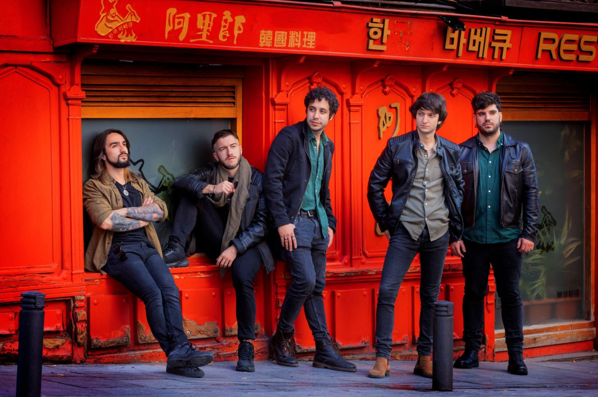 Carameloraro estará 'Donde suene un rock and roll'. Una nueva composición de la banda salmantina que habla de romper con la rutina establecida