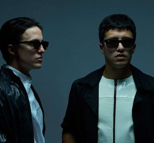 Entrevista a la banda argentina Peces Raros, que llena estadios en su país y en diciembre toca en Madrid (Sala Mon) y Barcelona (Razzmatazz).