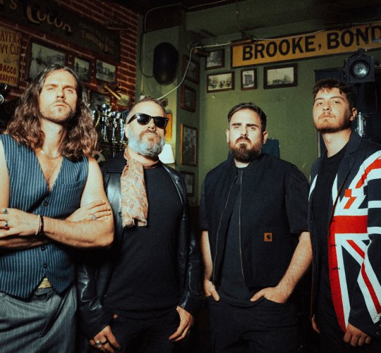 La banda zaragozana Kozai presenta 'El Club Madre Tierra', su tercer single. Una descarga de energía de pop rock de lo más guitarrero