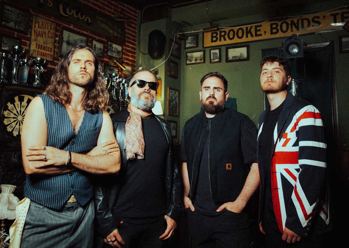 La banda zaragozana Kozai presenta 'El Club Madre Tierra', su tercer single. Una descarga de energía de pop rock de lo más guitarrero