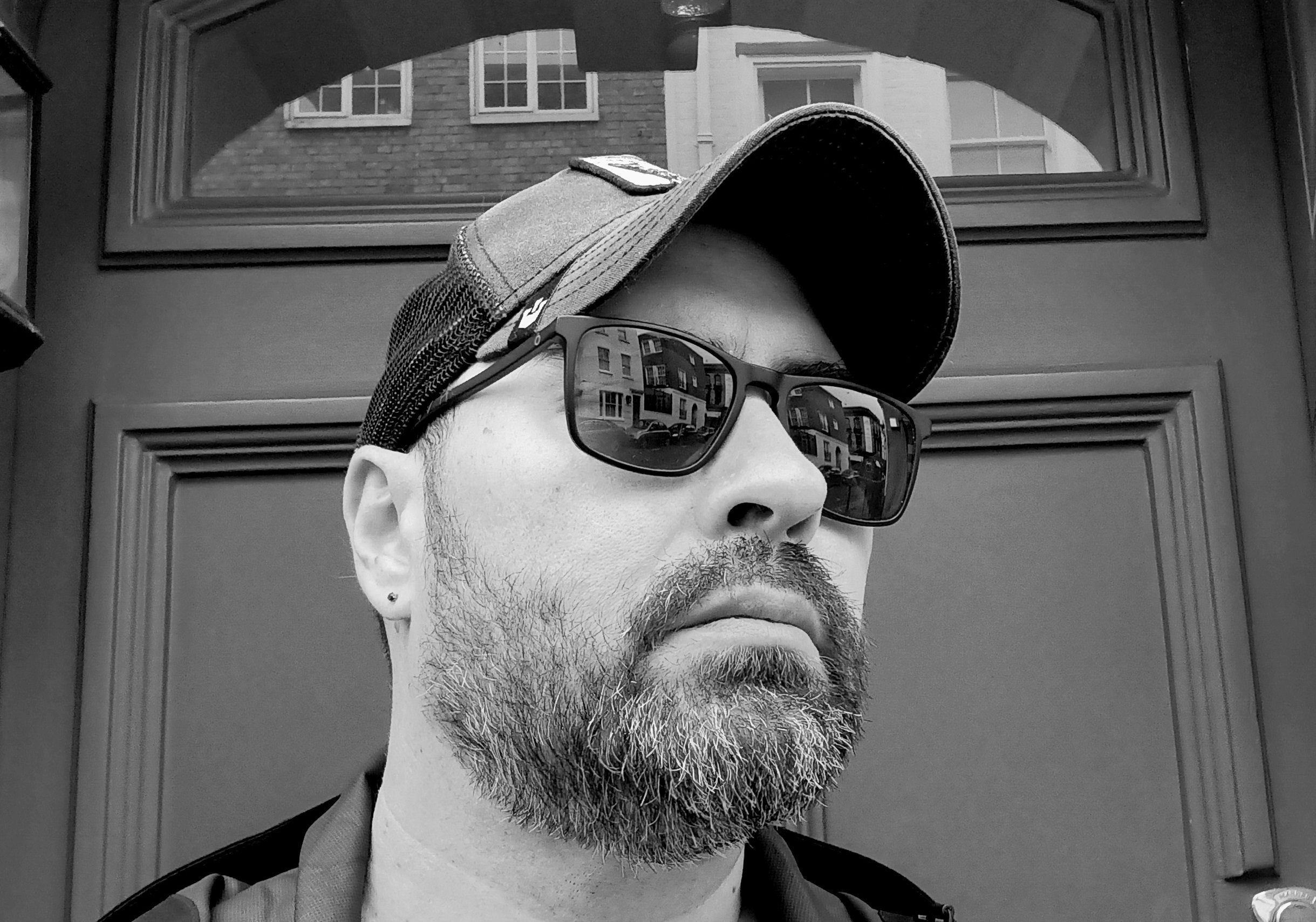 Ricardo Portman lanza en exclusiva en Mercadeo Pop su nuevo cover de 'How Do You Sleep?', canción histórica de John Lennon como solista