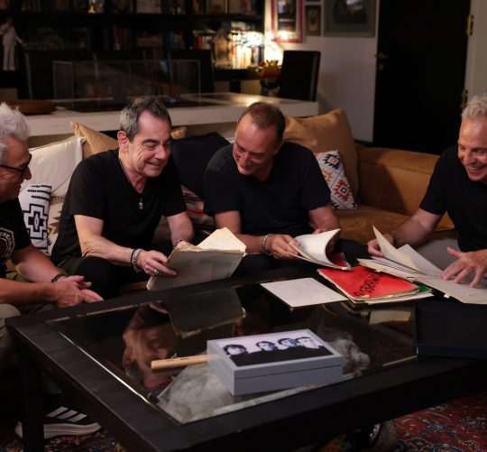 La película 'Los mejores años de nuestra vida', el retrato definitivo de Hombres G, se estrenará en cines de toda España en abril de 2026