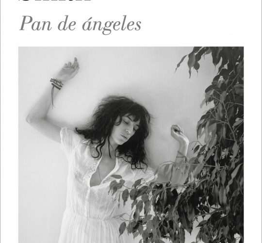 'Pan de ángeles', las memorias definitivas de Patti Smith , uno de los más grandes iconos de nuestro tiempo, acaba de llegar a las librerías