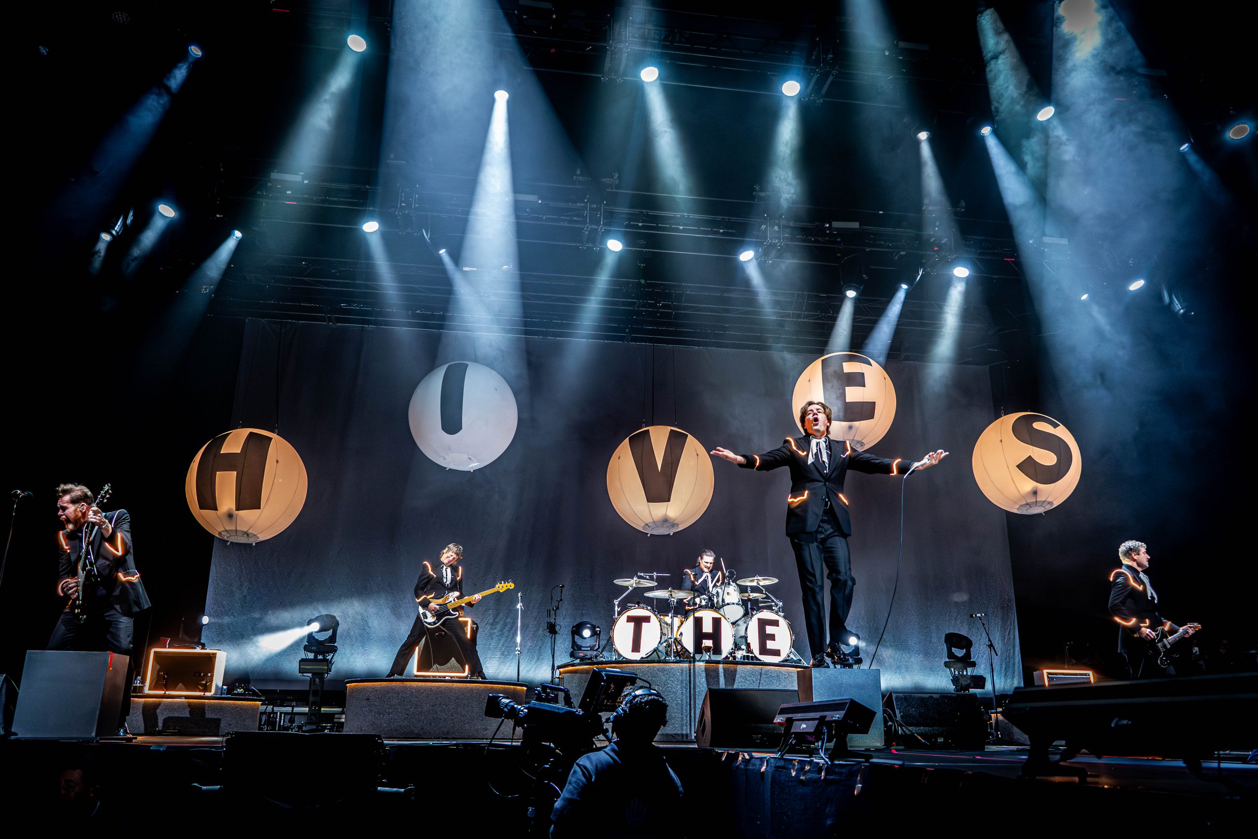 RELACIONADO Crónica de los Hives en Joy Eslava en marzo de 2022 Entrevista a The Hives: “Somos un camión de bomberos chocando contra una casa de muñecas” Así fue el concierto de los Hives en La Riviera en 2012 Concierto de The Hives en 2008 en La Riviera madrileña