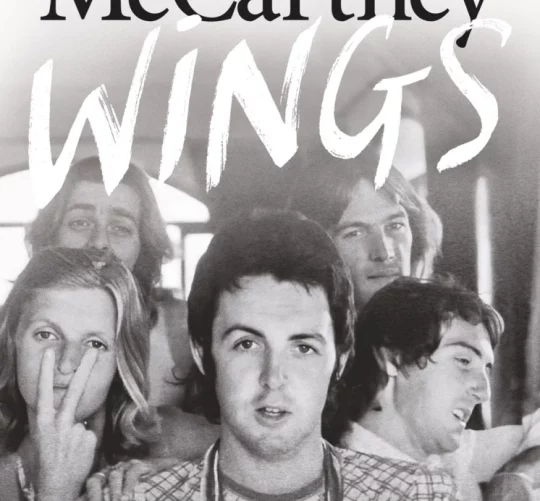 El 26 de noviembre llega a las librerías 'Wings' (Libros Cúpula, 2025), un nuevo libro con el relato en primera persona de Paul McCartney