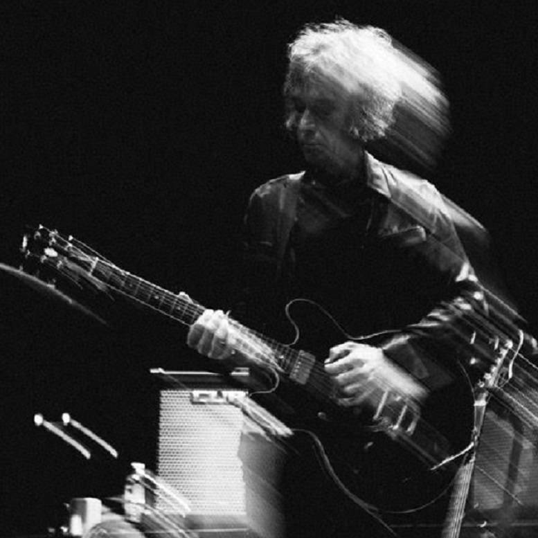 El guitarrista y teclista de The Cure, Perry Bamonte, ha muerto a los 65 años, tal y como ha confirmado la banda en su página web oficial