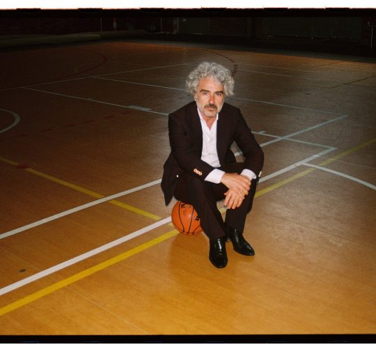 Abraham Boba (León Benavente) estrena el espectáculo basado en los textos e imágenes del libro que lleva el mismo título, '163 centímetros'