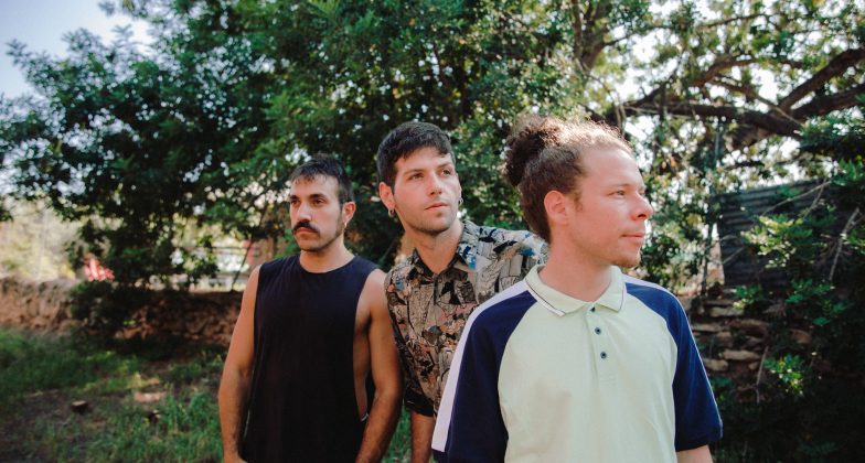 Gilipojazz, trío de jazz-punk/rock progresivo, Ángel Cáceres (bajo y voces), Iker García (guitarra y voces) y Pablo Levin (batería y voces)