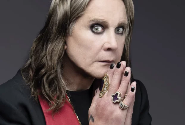 Este mismo jueves 8 de enero llegan a las librerías las memorias de Ozzy Osbourne, bajo el título de 'Últimos ritos' (Libros Cúpula, 2025)