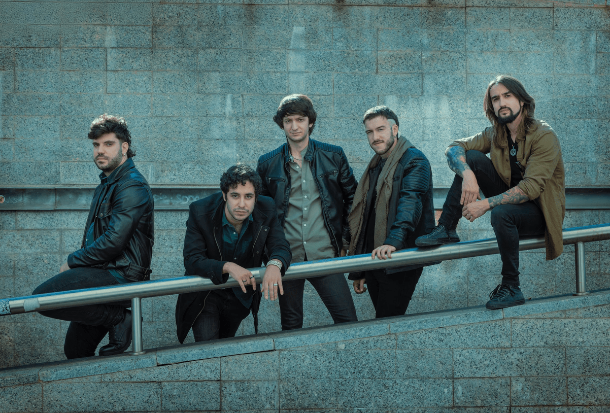 Carameloraro vuelve a la carga con 'Efecto llamada', un EP ya disponible que captura la energía, la urgencia y la identidad de la banda