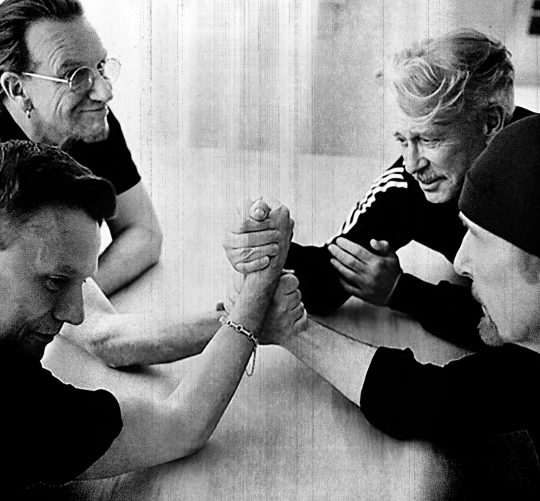 U2 lanza 'Days of Ash'