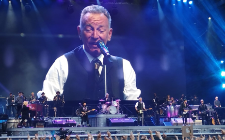 Yo siempre he pensado que Bruce Springsteen es la persona más hermosa que jamás haya agarrado una puta guitarra.