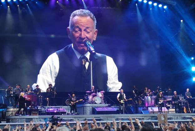 Yo siempre he pensado que Bruce Springsteen es la persona más hermosa que jamás haya agarrado una puta guitarra.