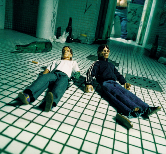 El nuevo disco de Cora Yako está muy guapo. En esta loca casa, donde la música, como el heroico mar, no cesa, se ha decidido que sí