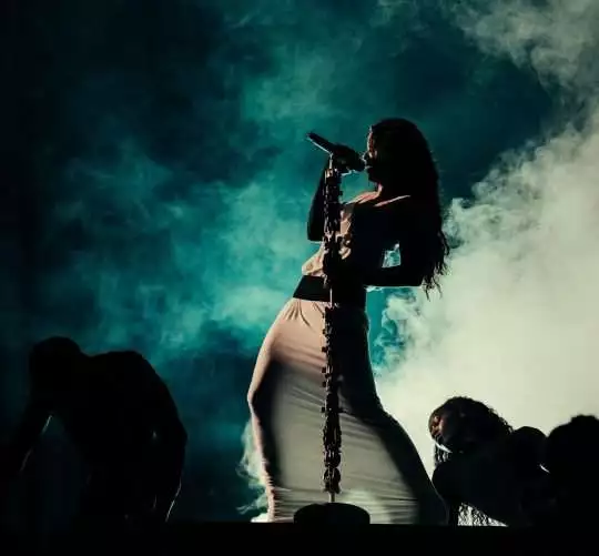 Crónica del concierto de Rosalía en el Movistar Arena de Madrid el lunes 30 de marzo de 2026 dentro de su extensa gira mundial 'Lux Tour'