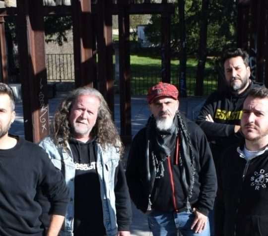 Desastre tienen un nuevo single y videoclip, 'Tocar la luna', que desde ya puedes disfrutar en exclusiva en Mercadeo Pop antes de su estreno