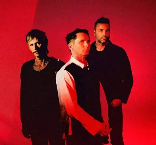 Muse publicará nuevo disco el 26 de junio con el título de 'The wow! Signal'. Este anuncio llega con un nuevo sencillo titulado 'Be with you'