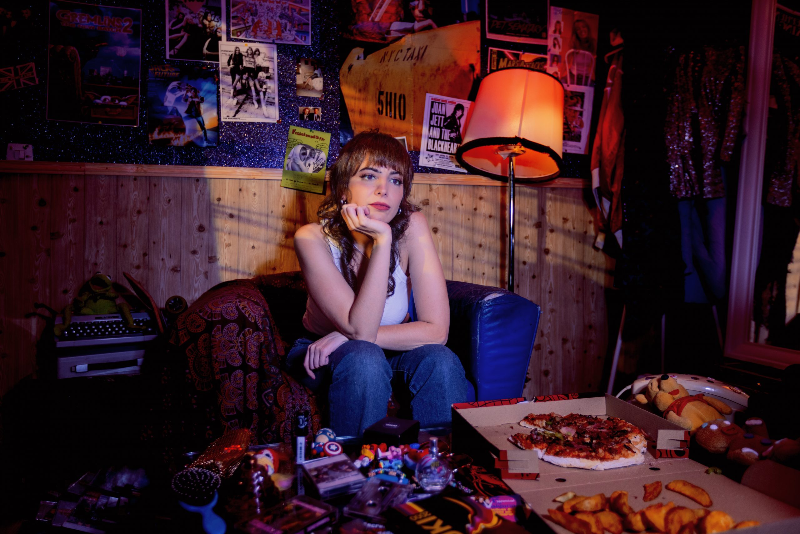 Nat Simons solo quiere rockear (y a fe que lo hace de puta madre) en su flamante nuevo disco, que se titula 'Pregúntale a Sarah Connor'