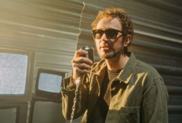 Rodrigo Mercado estrena 'Salvaje', un nuevo single con solos de guitarra de Rosendo, que reaparece así desde su bien merecido retiro