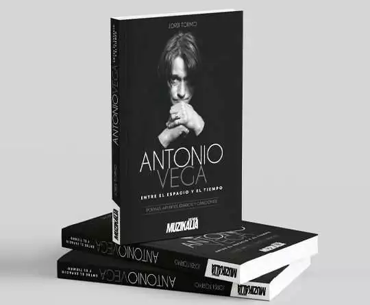 La editorial Muzikalia suma un nuevo libro a su catálogo con 'Antonio Vega. Entre el espacio y el tiempo'. El autor es Jordi Tormo